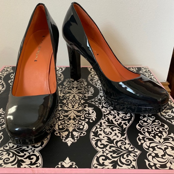 Via Spiga Patent Leather Tasha Platform Pumps - Picture 2 of 10